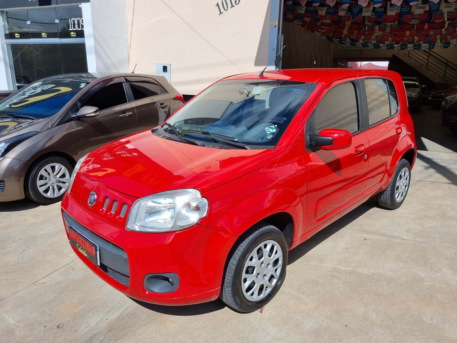 FIAT/UNO VIVACE 1.0 CELEBRATION 2012