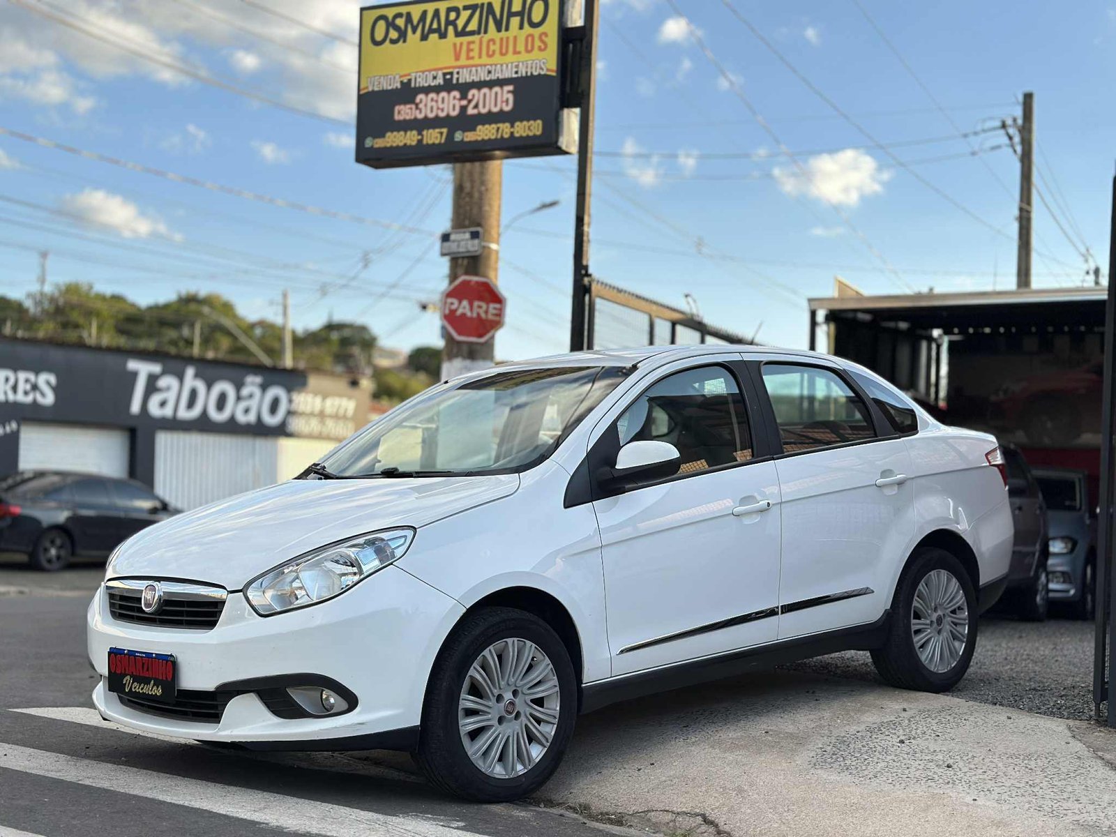 🚘 Fiat Grand Siena Essence 1.6 Flex 2014 🔥<br>💰 R$ 43.900,00