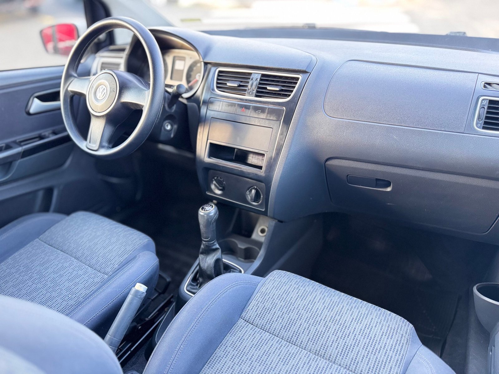 🚗 VOLKSWAGEN FOX 1.0 FLEX 2013 — foto 9
