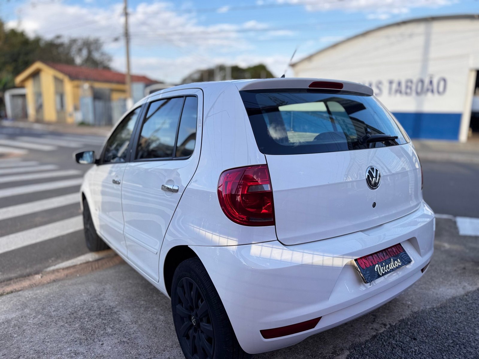 🚗 VOLKSWAGEN FOX 1.0 FLEX 2013 — foto 4
