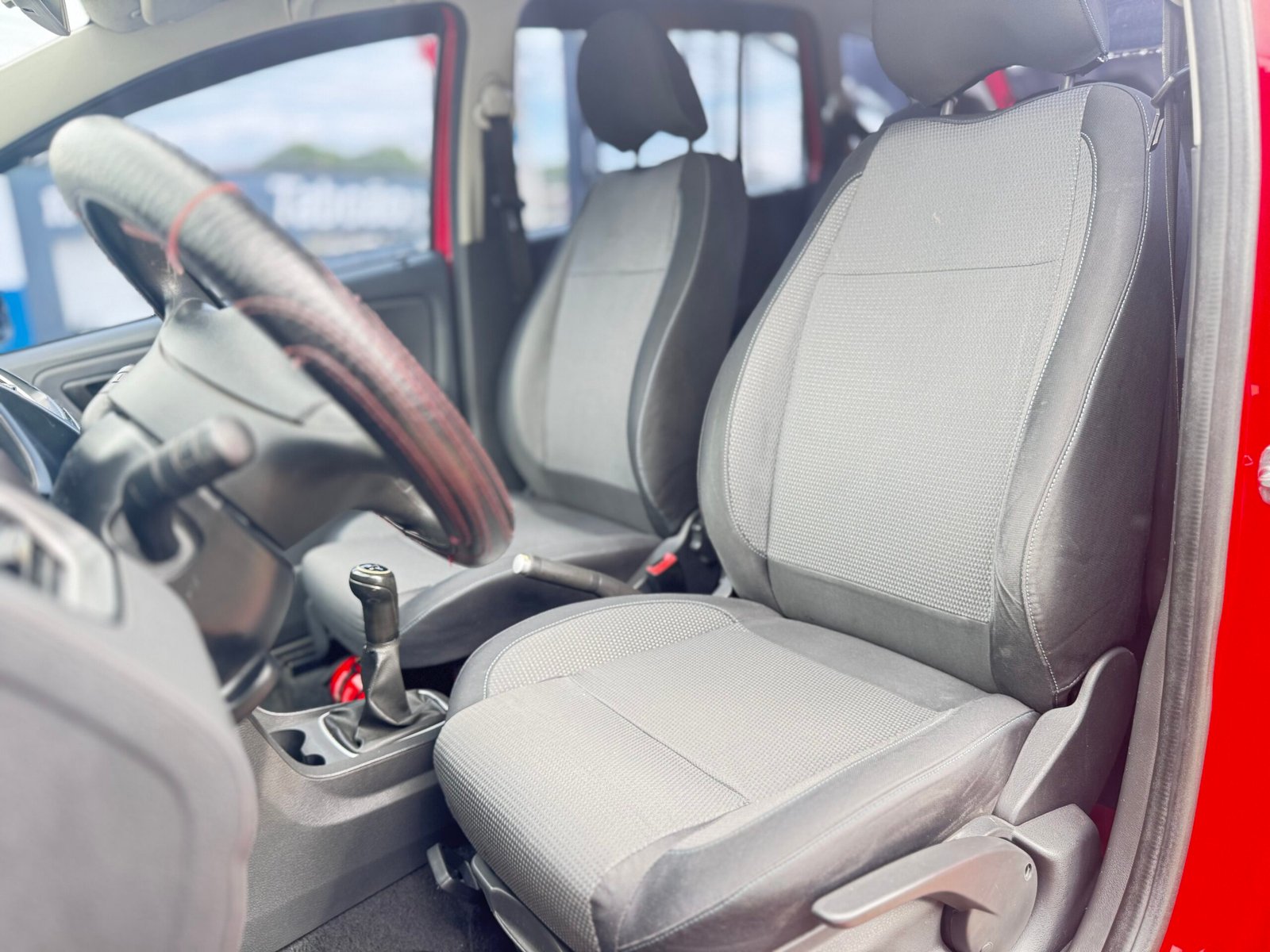 🚗 VOLKSWAGEN SPACEFOX 1.6 TREND 2012 — foto 9