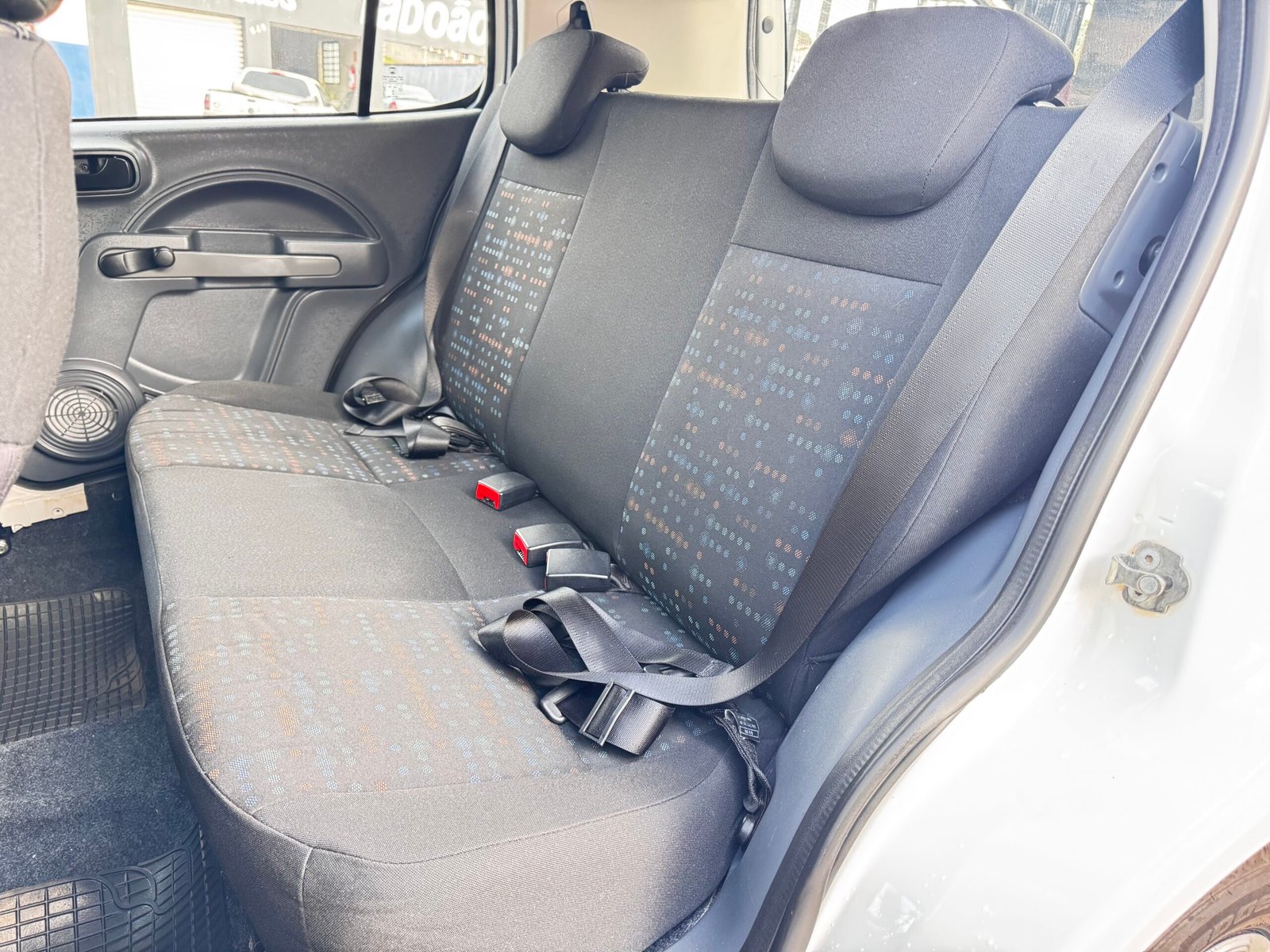 🚗 FIAT UNO VIVACE 1.0 FLEX | 2015 — foto 8