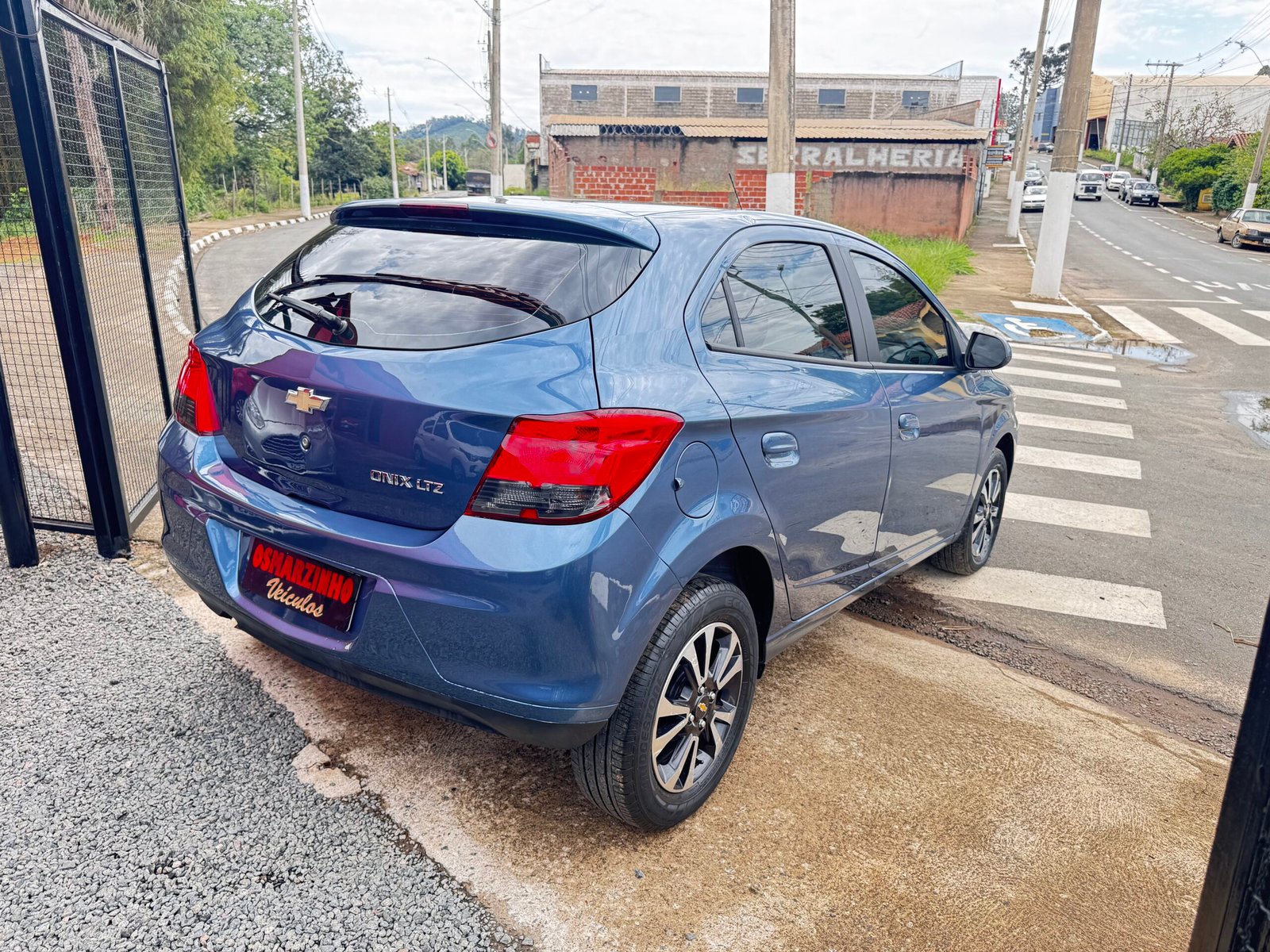 Chevrolet Onix LTZ 1.4 automático ano 2015 — foto 6