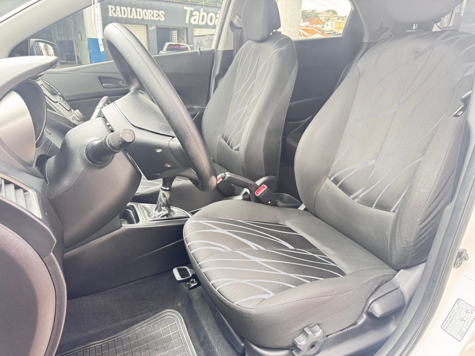 🚗 Hyundai HB20 Comfort 1.0 Flex 2014 — foto 8