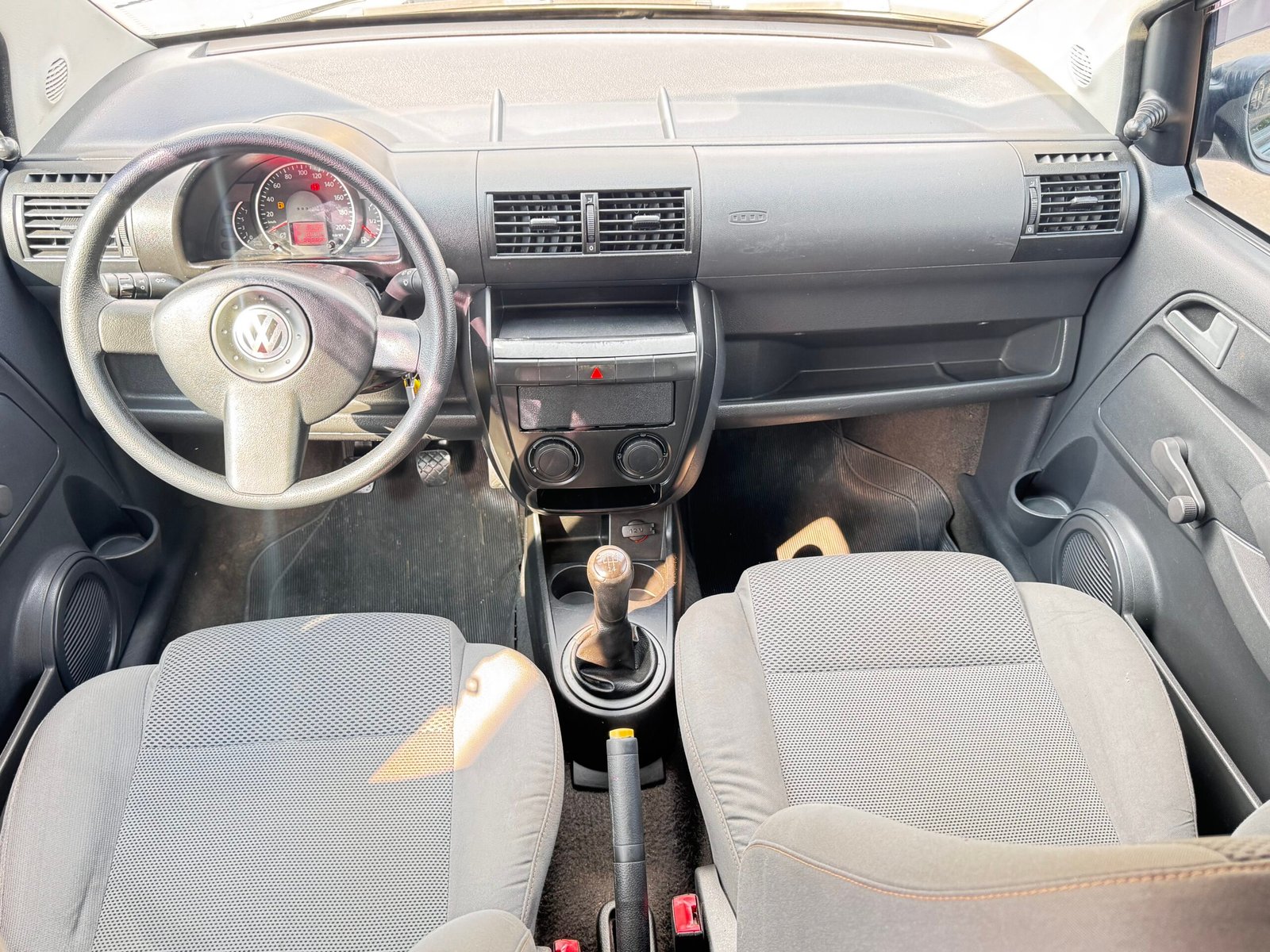 🚗 VOLKSWAGEN FOX TREND 1.0 2010 — foto 7