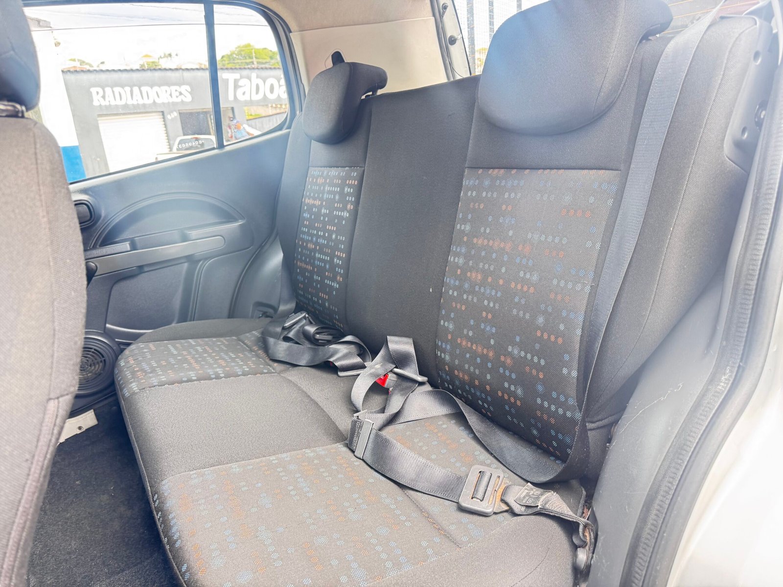 🚗 FIAT UNO EVO VIVACE 1.0 2014 — foto 8