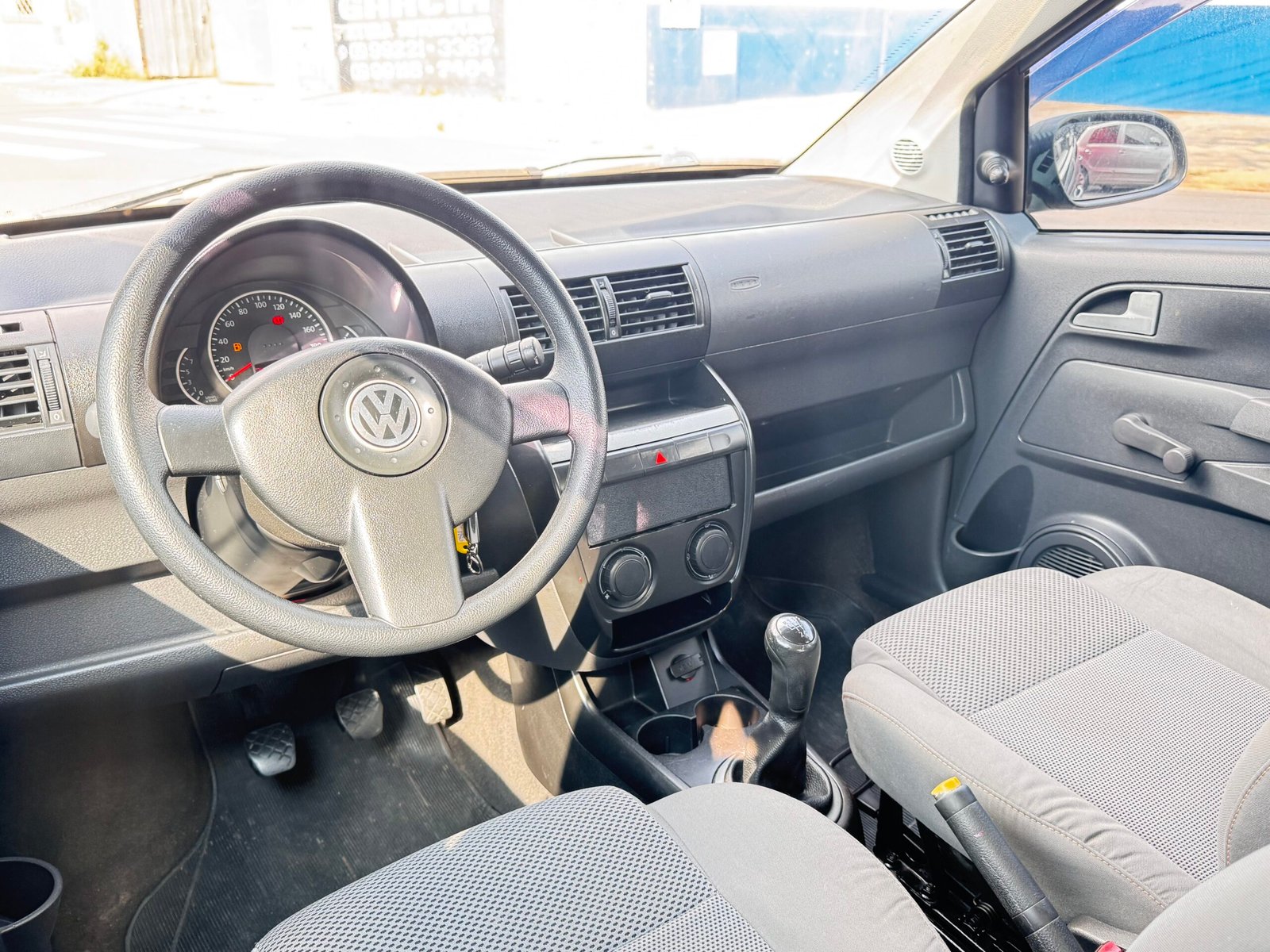🚗 VOLKSWAGEN FOX TREND 1.0 2010 — foto 8